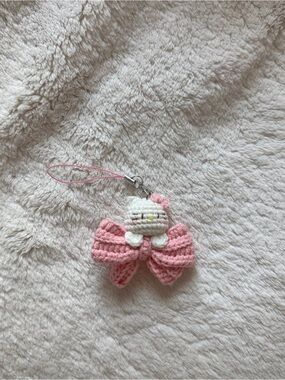 hello kitty phone charm